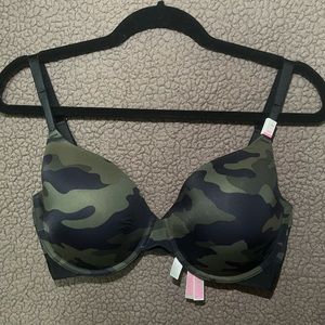 PINK Wear Everywhere T-shirt Bra Lightly Lined